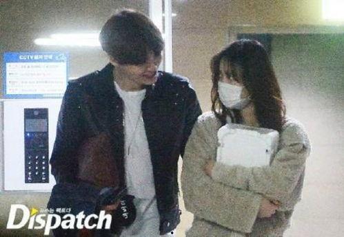 韩国d社爆料情侣最新,D社曝最新情侣甜蜜瞬间,甜蜜互动引粉丝热议!”