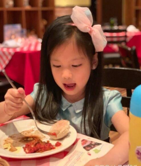 娱乐吃瓜酱一家人,笑料百出,温馨满满  第1张 娱乐吃瓜酱一家人,笑料百出,温馨满满  第1张