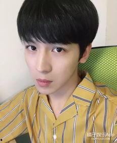 吃瓜网红小哥哥微博号是什么,微博号背后的趣味故事”  第2张 吃瓜网红小哥哥微博号是什么,微博号背后的趣味故事”  第2张