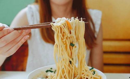 娱乐吃瓜酱吃面条视频,趣味横生瞬间引网友热议  第1张 娱乐吃瓜酱吃面条视频,趣味横生瞬间引网友热议  第1张