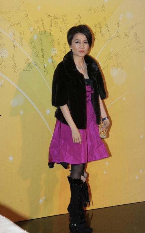 梁安琪最新爆料公主裙,公主裙背后的时尚传奇与情感纠葛”  第2张 梁安琪最新爆料公主裙,公主裙背后的时尚传奇与情感纠葛”  第2张