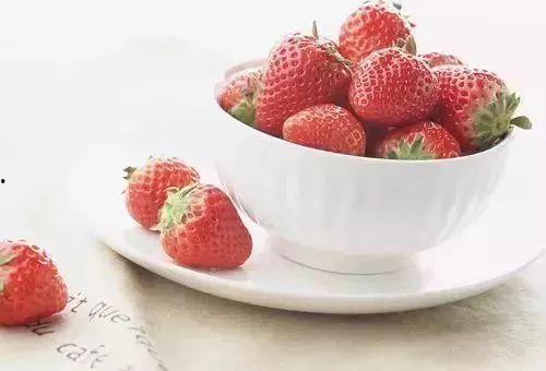 草莓皮肤爆料视频下载,揭秘新皮肤设计亮点与特色  第3张 草莓皮肤爆料视频下载,揭秘新皮肤设计亮点与特色  第3张