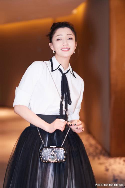 殷桃真实身高爆料视频,真实身高曝光,网友热议