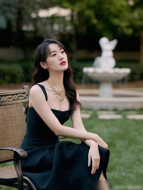 袁冰妍爆料订婚视频,浪漫订婚视频曝光,幸福时刻感动网友