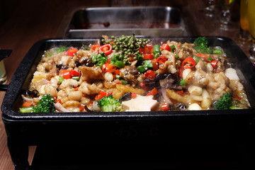 餐饮爆料牛蛙视频,从视频爆料看餐饮行业新趋势  第3张 餐饮爆料牛蛙视频,从视频爆料看餐饮行业新趋势  第3张