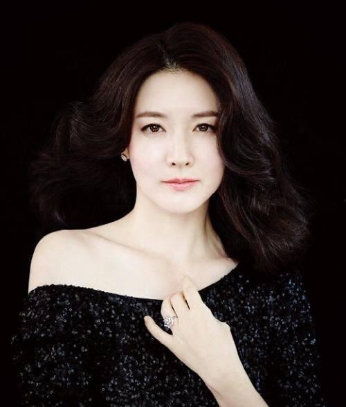 韩网女星爆料视频播放,揭秘娱乐圈不为人知的一面  第2张 韩网女星爆料视频播放,揭秘娱乐圈不为人知的一面  第2张