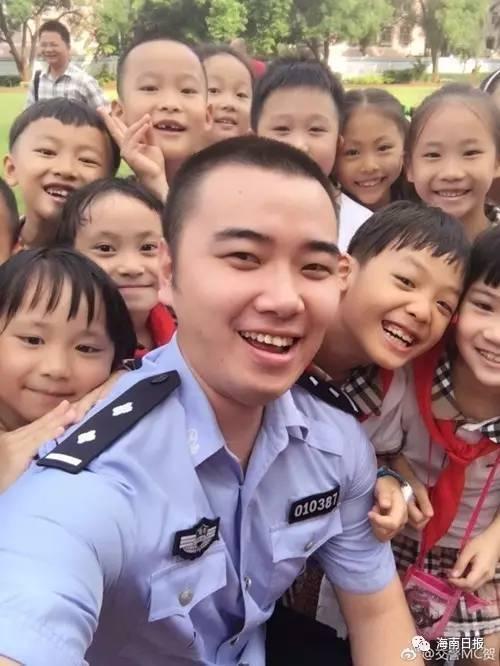 爆料的海南小哥视频大全,趣味生活瞬间,笑出腹肌!  第2张 爆料的海南小哥视频大全,趣味生活瞬间,笑出腹肌!  第2张