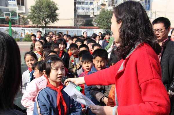 郑州小学爆料事件最新情况,真相逐步浮出水面,家长教师矛盾再引关注