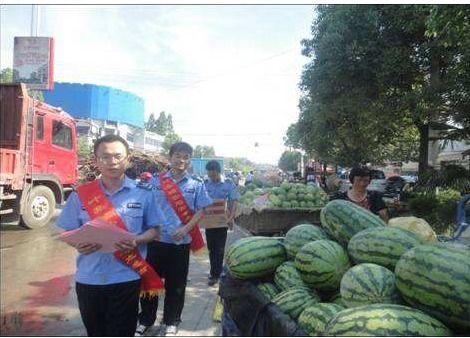 甘谷网红吃瓜事件真相揭秘,揭秘背后真相与争议  第2张 甘谷网红吃瓜事件真相揭秘,揭秘背后真相与争议  第2张